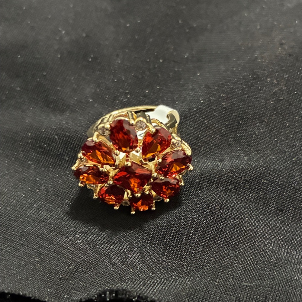 Elegant Gold and Red Gemstone Ring
